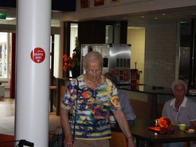 oma%20105%20jaar%20de%20posten%20005.JPG