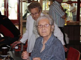 oma%20105%20jaar%20de%20posten%20045.JPG