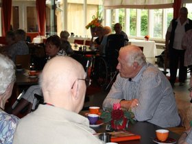 oma%20105%20jaar%20de%20posten%20049.JPG