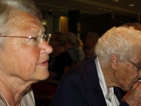 oma%20105%20jaar%20de%20posten%20060.JPG