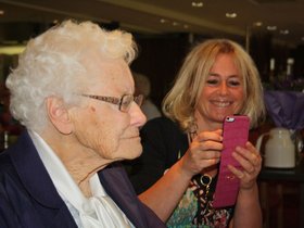 oma%20105%20jaar%20de%20posten%20061.JPG